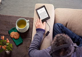 Słuchaj audiobooków na dowolnym urządzeniu Kindle