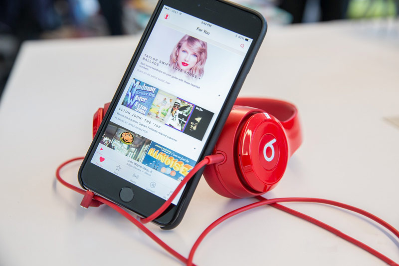 nikmati Apple Music di luar talian